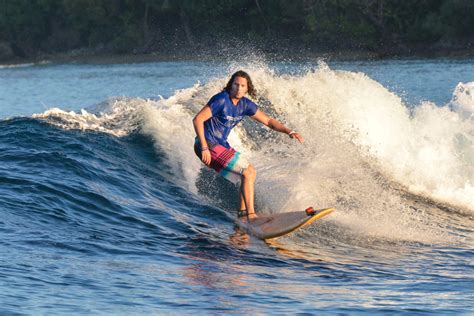 SURFING (Tagalog).